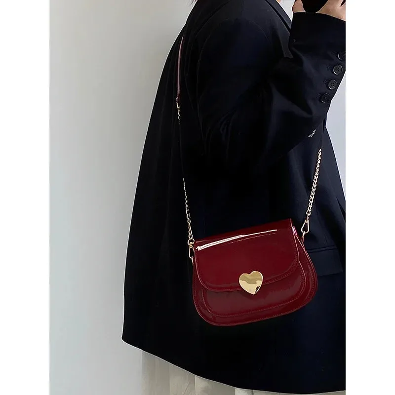 Patent Leather Women's Love Heart Messenger Bag Retro Red Ladies Small Shoulder Bags Fashion Chain Female Saddle Bag Handbags