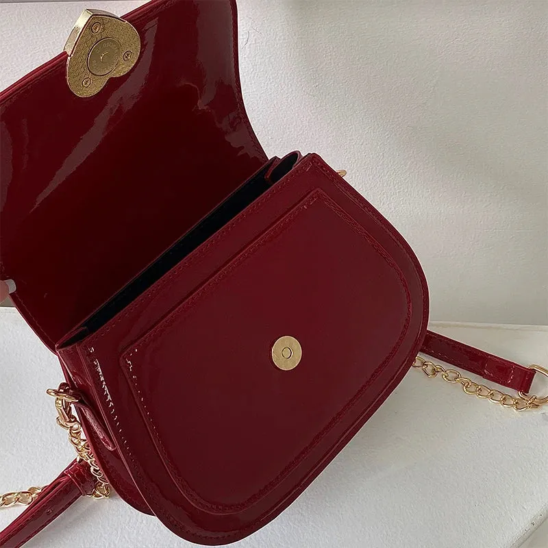 Patent Leather Women's Love Heart Messenger Bag Retro Red Ladies Small Shoulder Bags Fashion Chain Female Saddle Bag Handbags