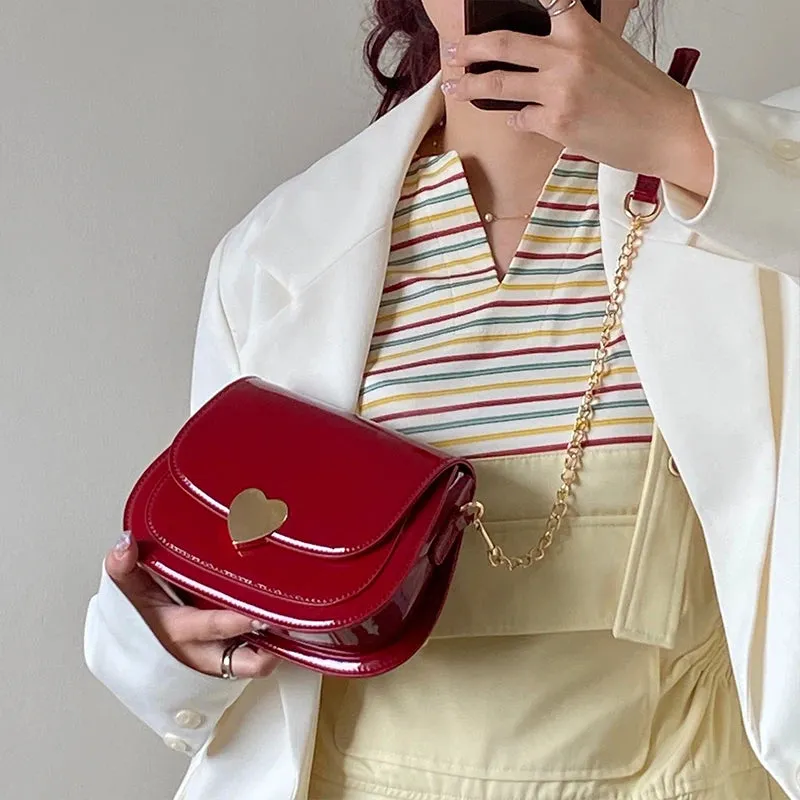Patent Leather Women's Love Heart Messenger Bag Retro Red Ladies Small Shoulder Bags Fashion Chain Female Saddle Bag Handbags