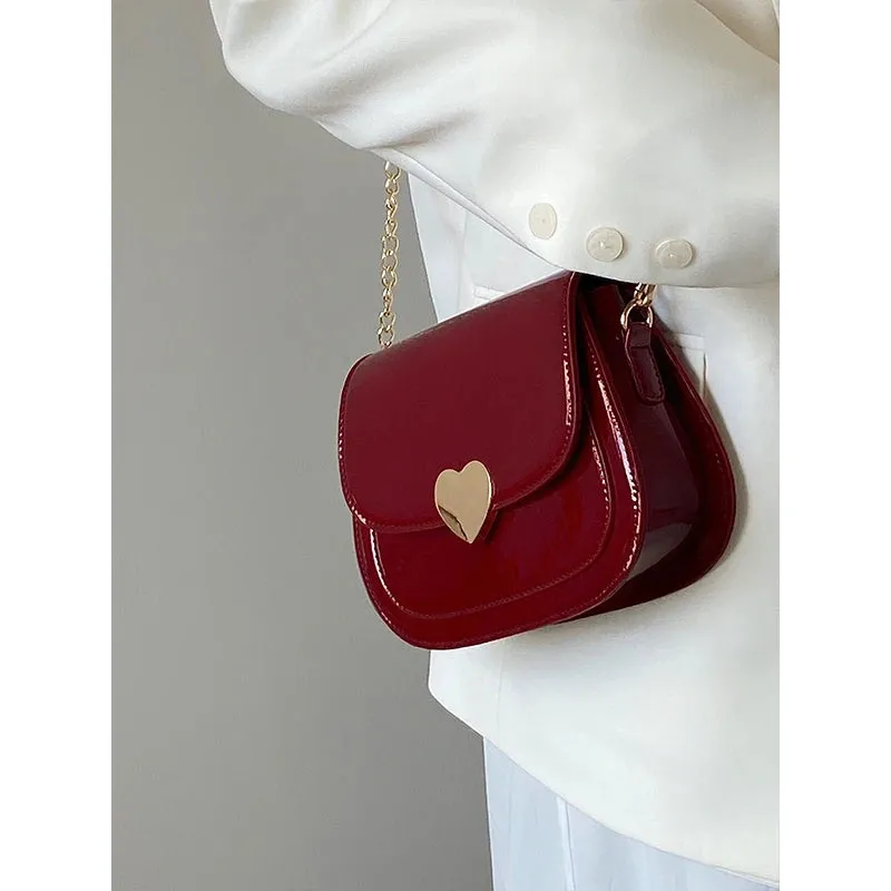Patent Leather Women's Love Heart Messenger Bag Retro Red Ladies Small Shoulder Bags Fashion Chain Female Saddle Bag Handbags
